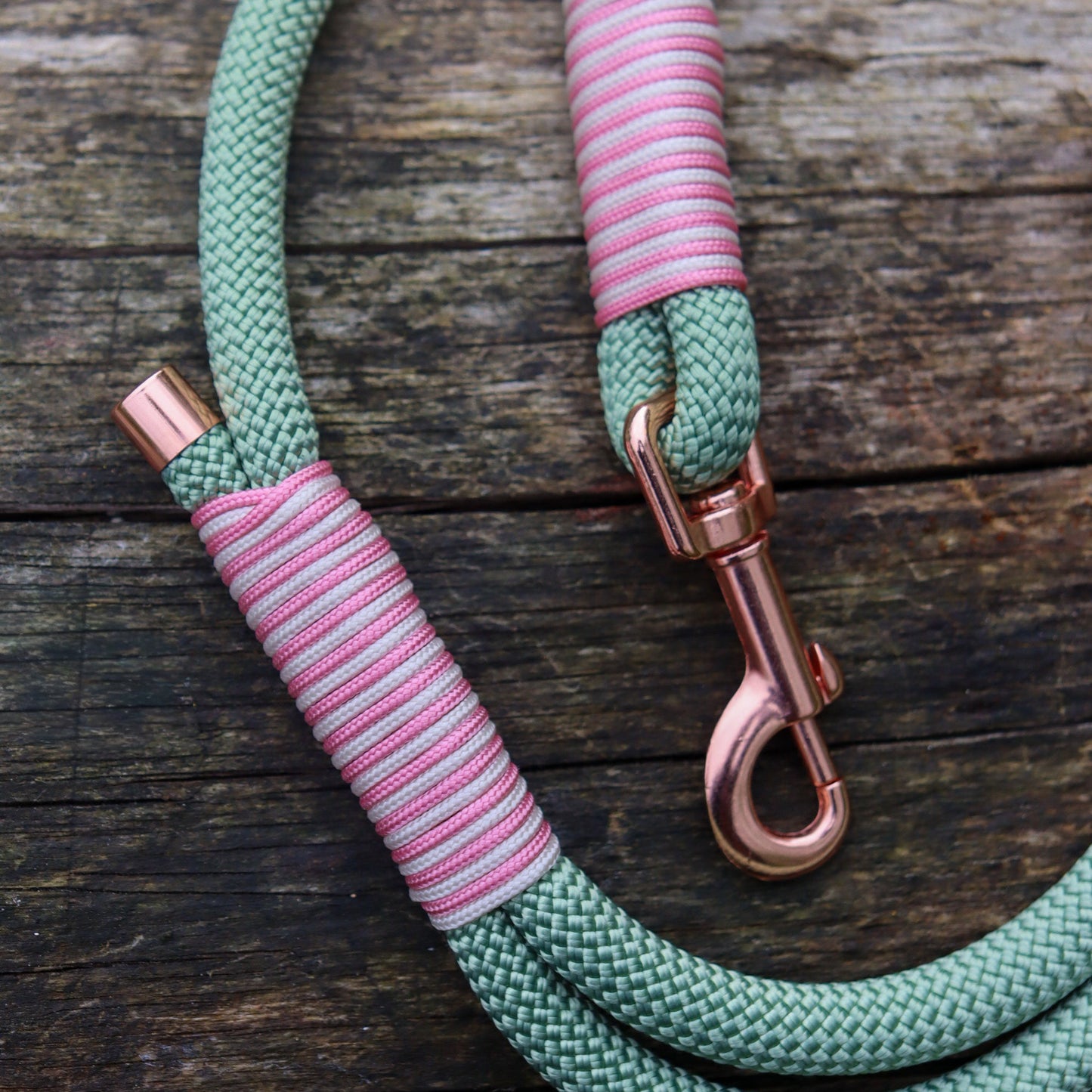 Raspberry Matcha Paracord Dog Clip Lead